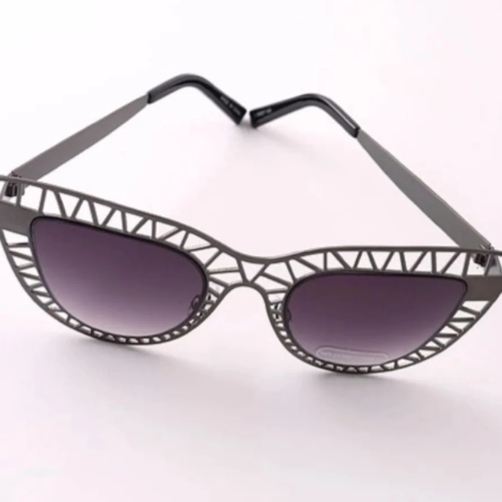 N/A stylish metal